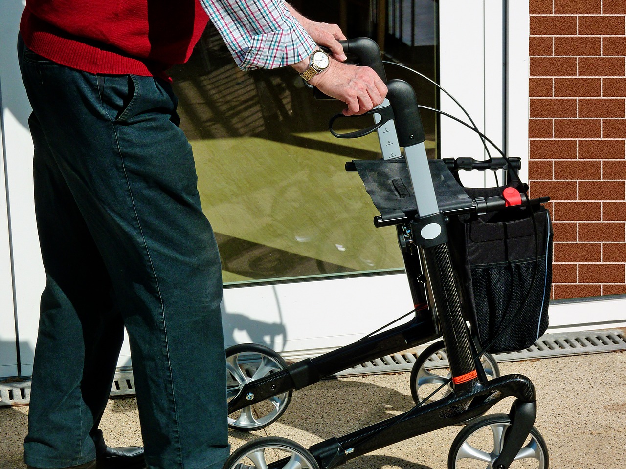 rollator-2298056_1280_d94bff26156562b6089e7383e020e0bb