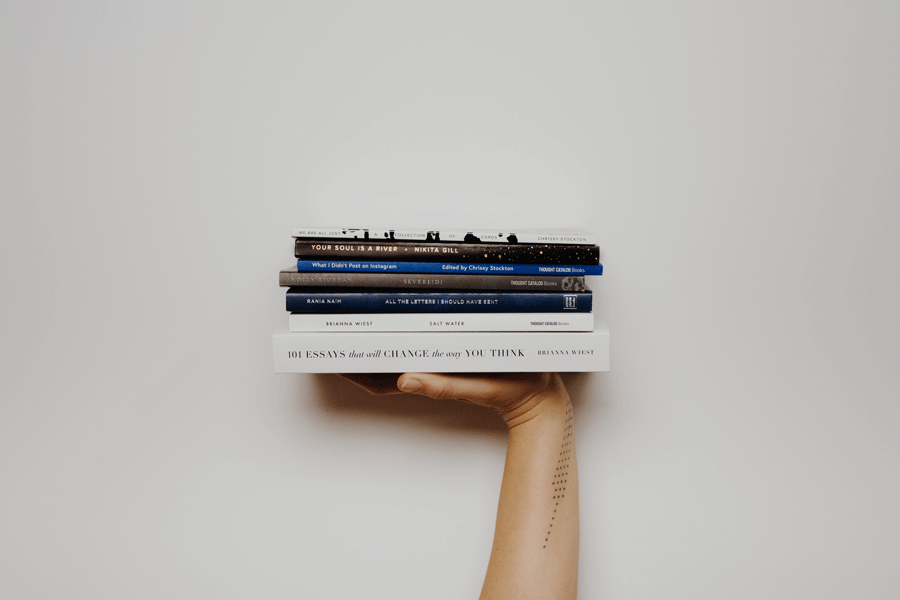 thought-catalog-o0Qqw21-0NI-unsplash_0b5bd5950228f4615261c0bbb403b742 thought-catalog-o0Qqw21-0NI-unsplash_0b5bd5950228f4615261c0bbb403b742 hand holding books Expert performance: 5 Steps to achieve expertise in any domain of knowledge thought catalog o0Qqw21 0NI unsplash 0b5bd5950228f4615261c0bbb403b742