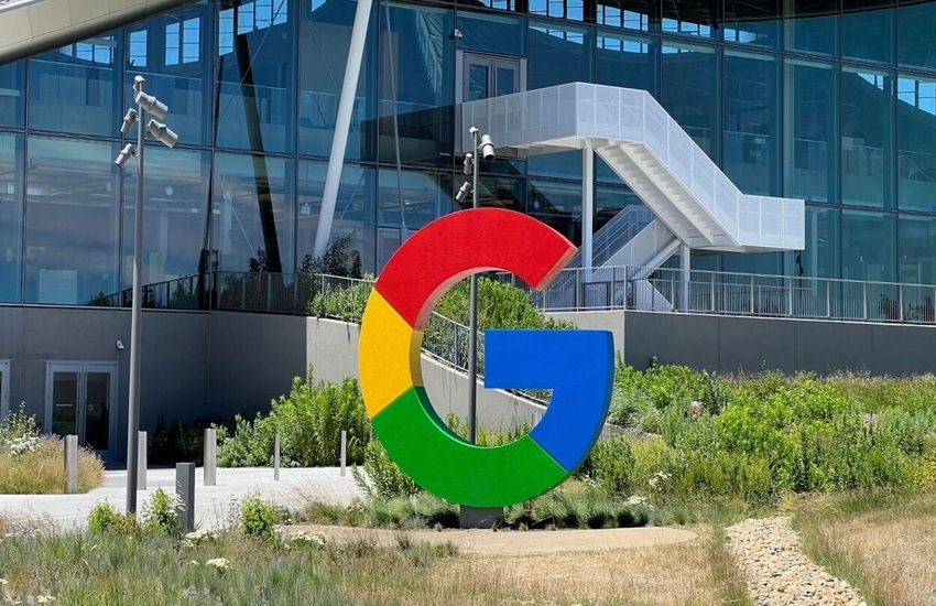 Alphabet Just Unloaded Its CrowdStrike Stake—Is Wiz The New Security King?