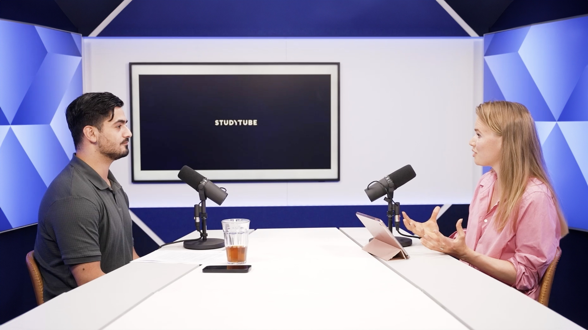 Het verschil tussen formeel, informeel en sociaal leren