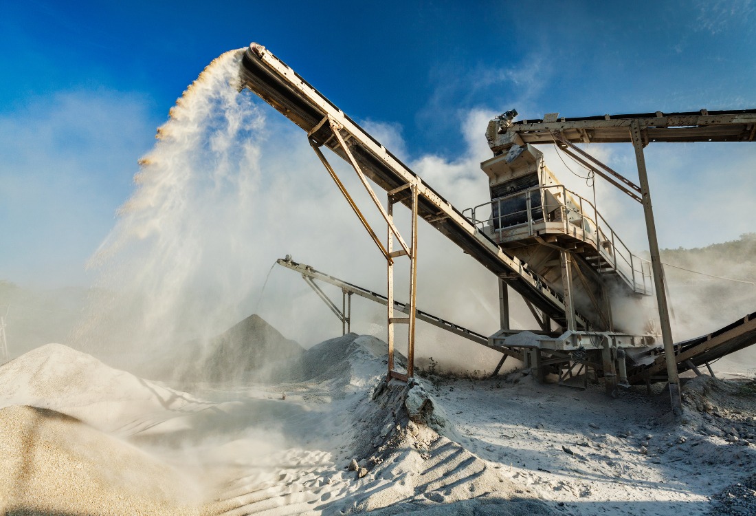 Industrial crusher emitting quarry dust with no foam suppression system