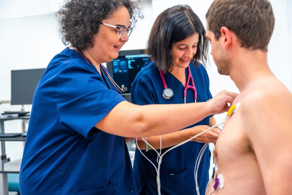 How to combine channels for maximum reach when advertising to cardiologists