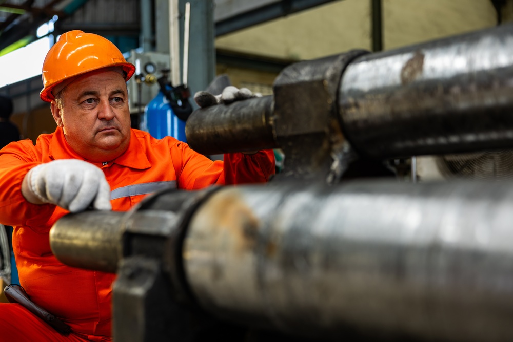 manufacturing plant hydraulic cylinder