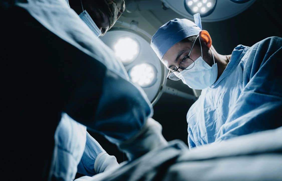 incisional hernia risk surgical team in OR