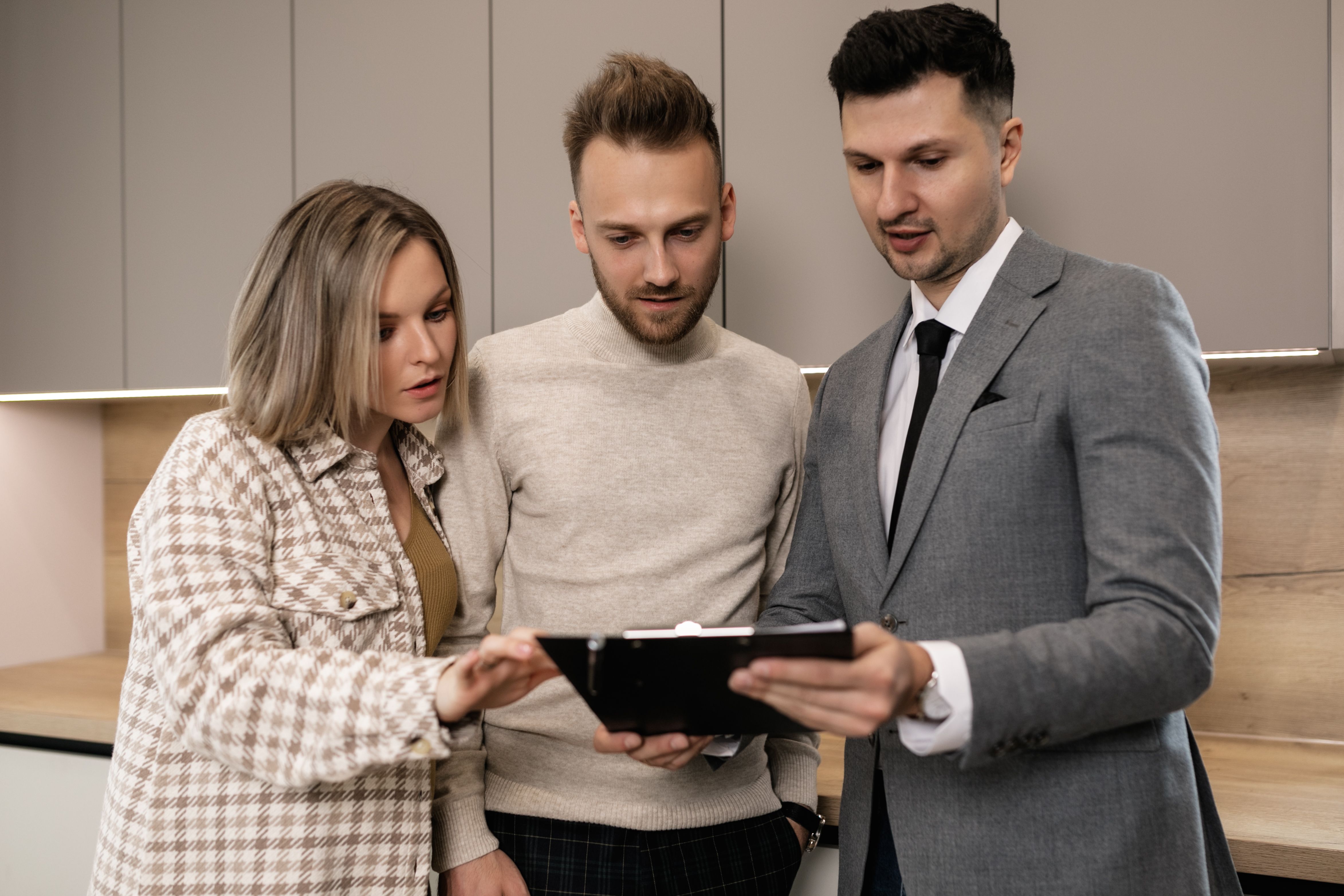 Unlike a QC software, full-service QC teams rely on teamwork and experience to cover all bases of the loan cycle.
